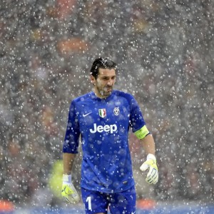 开云官网入口注册-赛季中教练战术变革后场均进球变化趋势，教练技术犯规几次下场