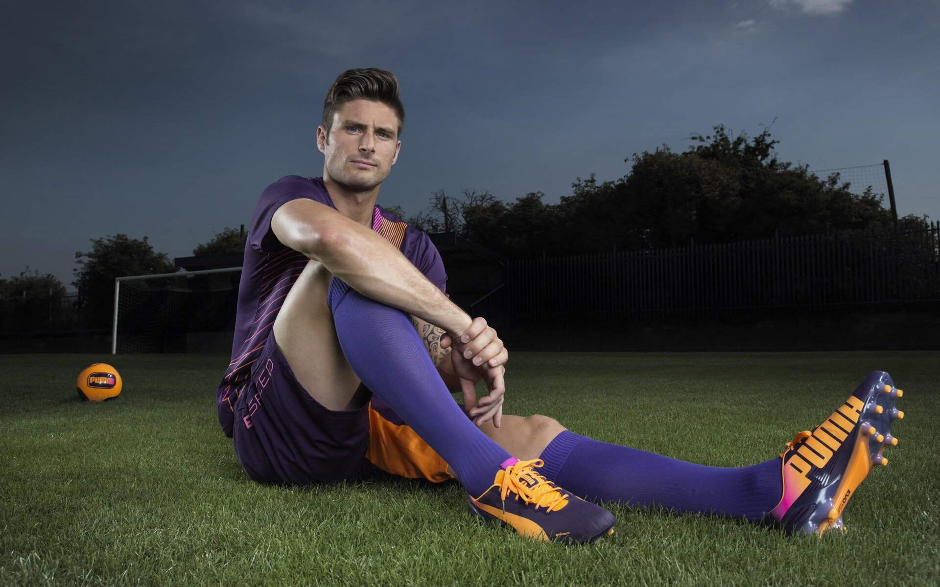 开云·Kaiyun网页版-勇士客场逆袭库里关键三分，勇士高层谈续约库里