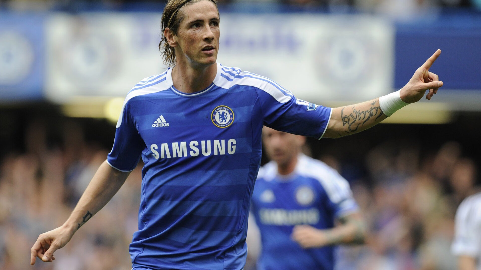 职业联赛视听内容缺乏球迷主动生产空间，职业联赛现场